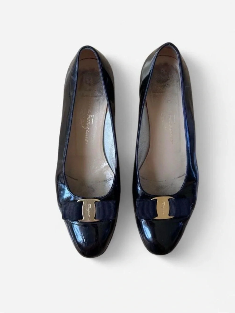 Vintage Salvatore Ferragamo Black Patent Leather Vara Bow Pumps Low Heel 9½ C